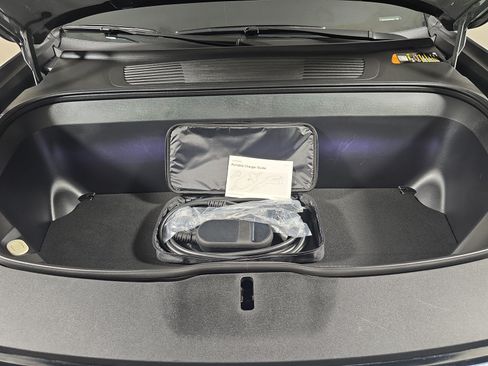 Used 2022 Rivian R1T Adventure AWD/4WD image 14