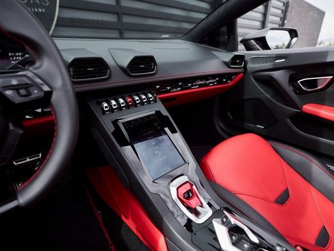 Used 2021 Lamborghini Huracan EVO image 52