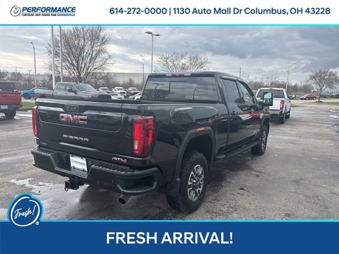 Used 2022 GMC Sierra 2500 AT4 w/ AT4 Preferred Package image 4