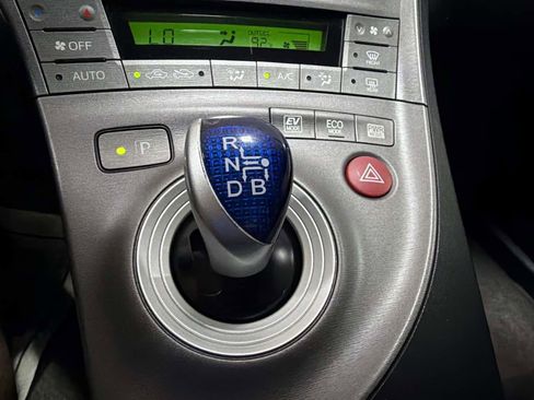 Used 2014 Toyota Prius Two image 10