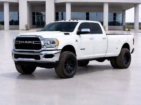 Used 2020 RAM 3500 Tradesman w/ Chrome Appearance Group image 1