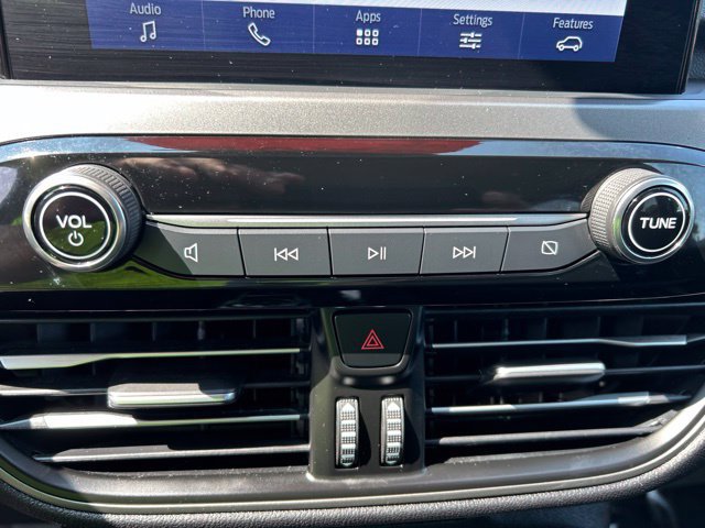Used 2025 Ford Escape Active AWD/4WD image 16