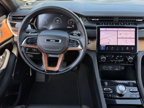 Used 2022 Jeep Grand Cherokee L Summit AWD/4WD image 12