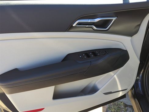 New 2026 Kia Sportage EX image 18