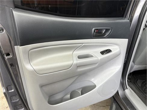 Used 2015 Toyota Tacoma 4x4 Double Cab w/ Convenience Package image 14