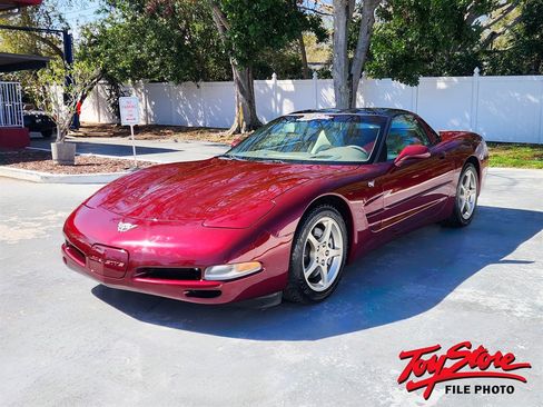 Used 2003 Chevrolet Corvette Coupe w/ Preferred Equipment Group RWD image 12