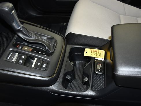 Certified 2025 Honda CR-V EX image 31