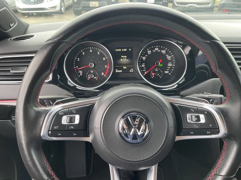 Used 2017 Volkswagen Jetta GLI image 24