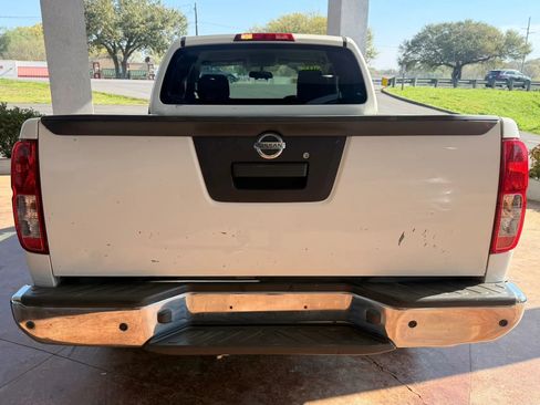 Used 2016 Nissan Frontier S image 5