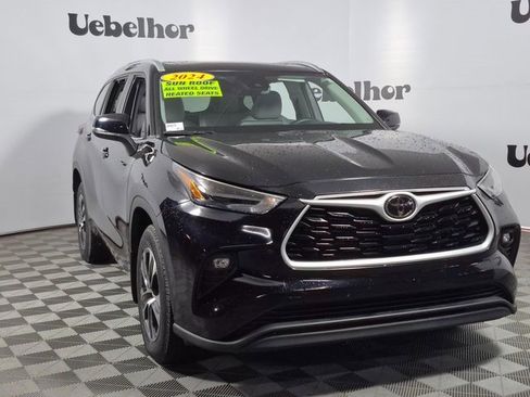 Certified 2024 Toyota Highlander XLE image 1