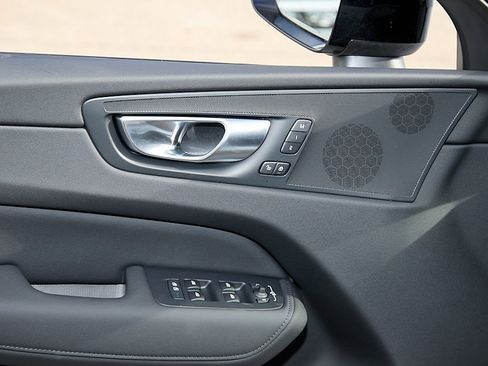 New 2026 Volvo XC60 B5 Plus w/ Climate Package image 11