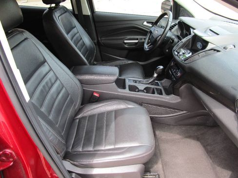 Used 2017 Ford Escape Titanium FWD image 9