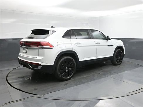 New 2026 Volkswagen Atlas Cross Sport SE image 11