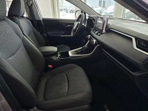 Used 2025 Toyota RAV4 XLE AWD/4WD image 44