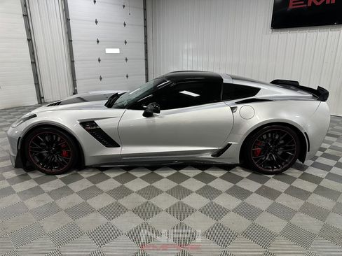 Used 2016 Chevrolet Corvette Z06 w/ 3LZ Preferred Equipment Group image 2