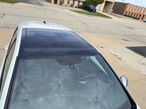 Used 2015 Volkswagen Golf 4-Door image 8