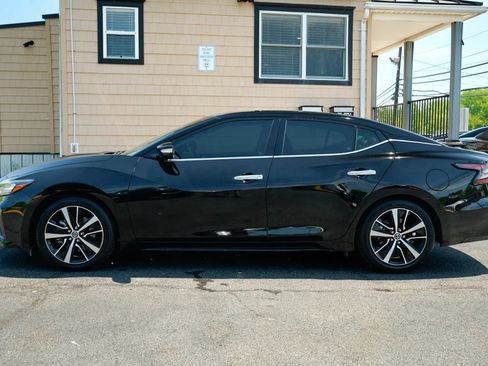 Used 2022 Nissan Maxima SV w/ Floor Mat Group FWD image 8