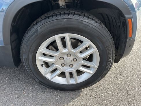 Used 2023 Land Rover Defender 110 S image 42