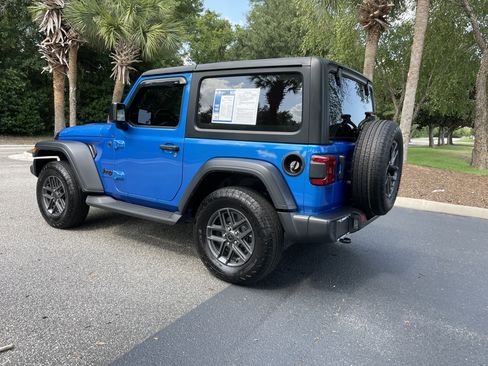Used 2024 Jeep Wrangler Sport AWD/4WD image 7