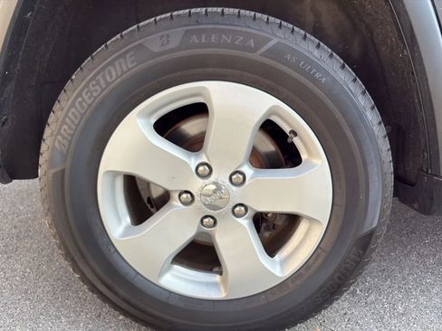 Used 2012 Jeep Grand Cherokee Laredo image 8