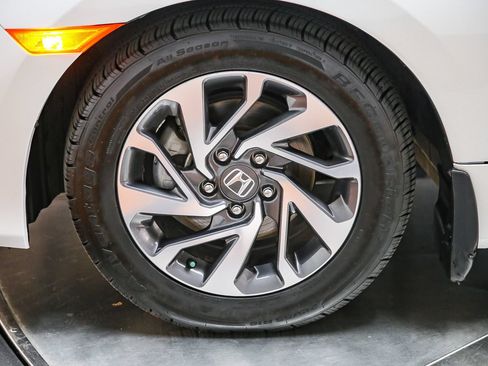 Used 2017 Honda Civic EX image 10