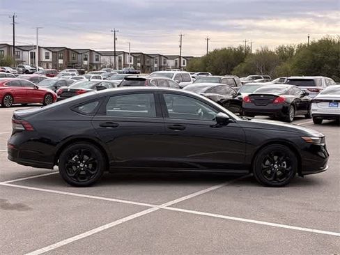 Used 2025 Honda Accord SE image 7