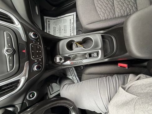 Used 2019 Chevrolet Equinox LT image 25