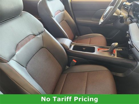 Certified 2025 Nissan Kicks SR image 13