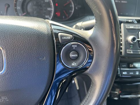 Used 2017 Honda Accord Sport image 18