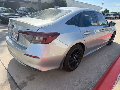 Used 2025 Honda Civic Sport image 5