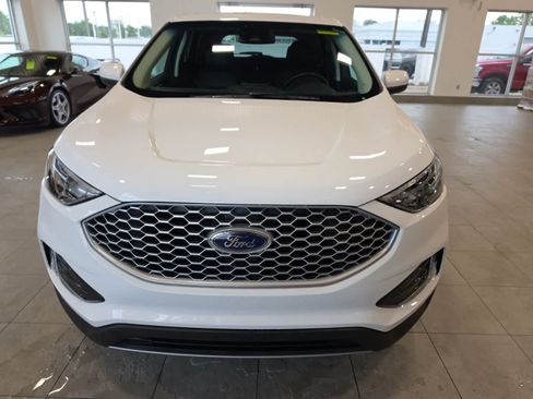 Used 2024 Ford Edge SEL w/ Convenience Package AWD/4WD image 3