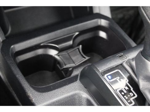 Used 2017 Toyota Tacoma SR5 RWD image 23