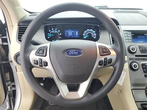 Used 2017 Ford Taurus SE image 22