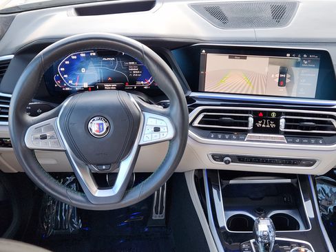Used 2022 BMW ALPINA XB7 image 32