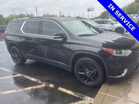 Used 2018 Chevrolet Traverse LT w/ LPO, Blackout Package AWD/4WD image 1