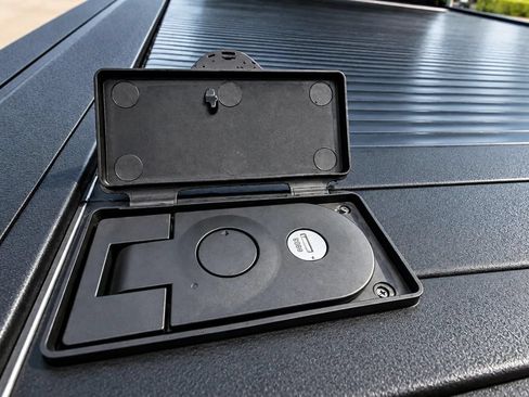 Used 2018 Ford F150 Lariat w/ Equipment Group 502A Luxury RWD image 9
