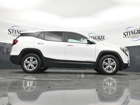 Used 2024 GMC Terrain SLE FWD image 24