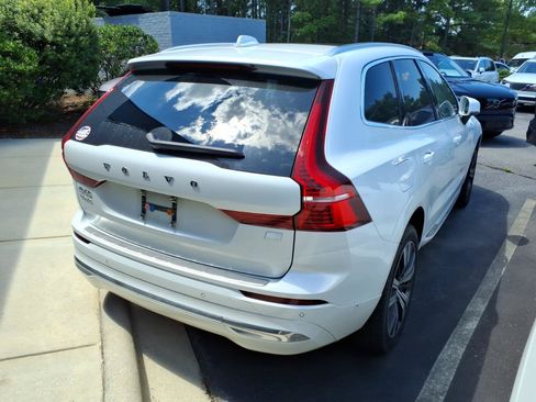 Used 2022 Volvo XC60 T8 Inscription w/ Advanced Package AWD/4WD image 2