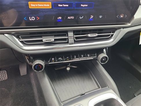 New 2026 Chevrolet Equinox EV LT image 32