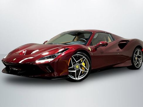 Used 2021 Ferrari F8 Tributo RWD image 3