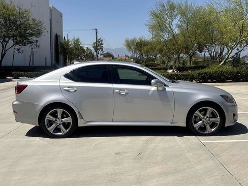 Used 2011 Lexus IS 250 w/ Premium Pkg Value Edition RWD image 2