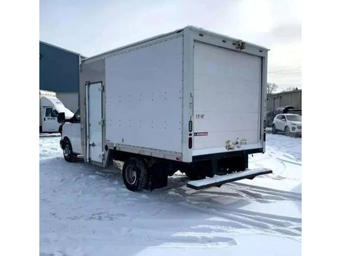 Used 2016 Chevrolet Express 3500 image 7