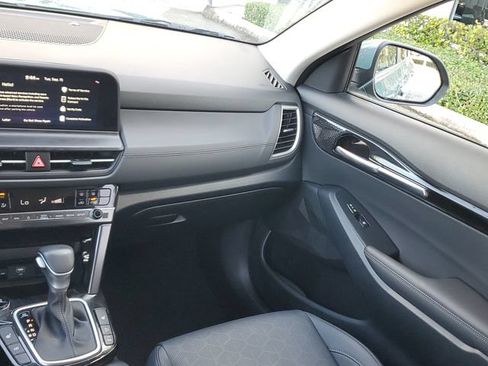 Used 2025 Kia Seltos EX FWD image 15