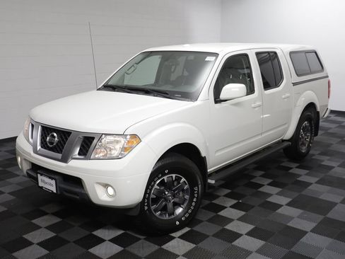 Used 2016 Nissan Frontier PRO-4X AWD/4WD image 2