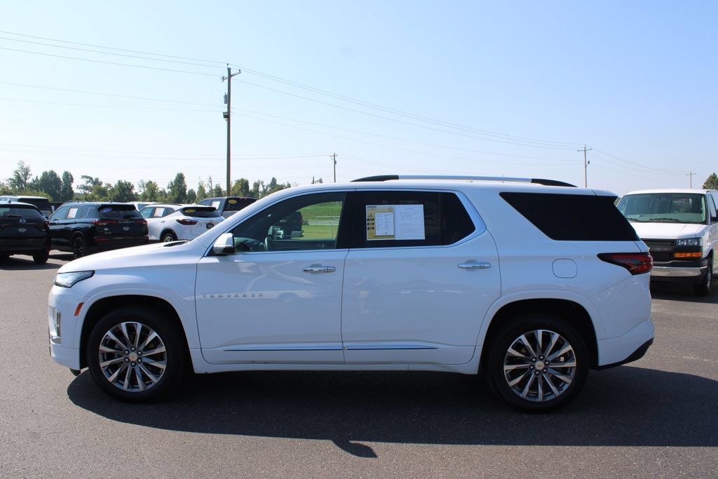 Used 2023 Chevrolet Traverse Premier FWD image 6