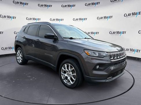 Used 2022 Jeep Compass Latitude AWD/4WD image 7
