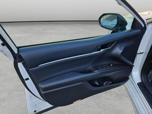 Used 2021 Toyota Camry XSE FWD image 28