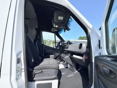Used 2019 Mercedes-Benz Sprinter 144 image 19