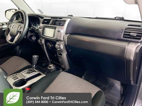 Used 2019 Toyota 4Runner SR5 AWD/4WD image 29