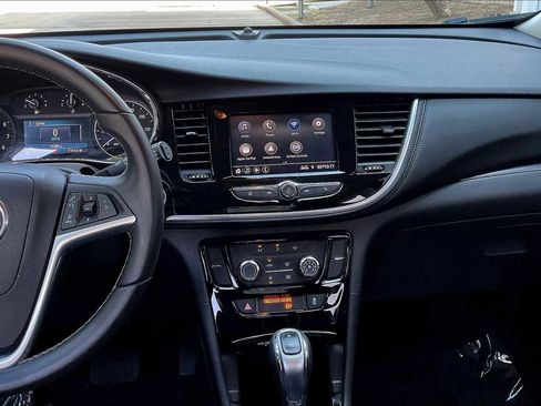 Used 2022 Buick Encore Preferred w/ Safety Package image 5
